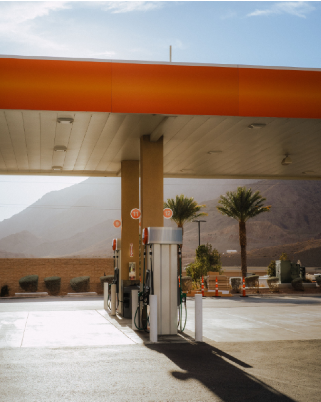 Petrol station with palm trees and mountains, sample photo from the Thypoch Simera 35mm