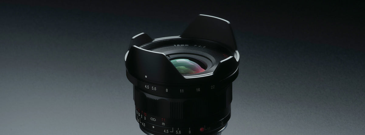 Voigtlander Super Wide Heliar 15mm f/4.5, front element on a dark background