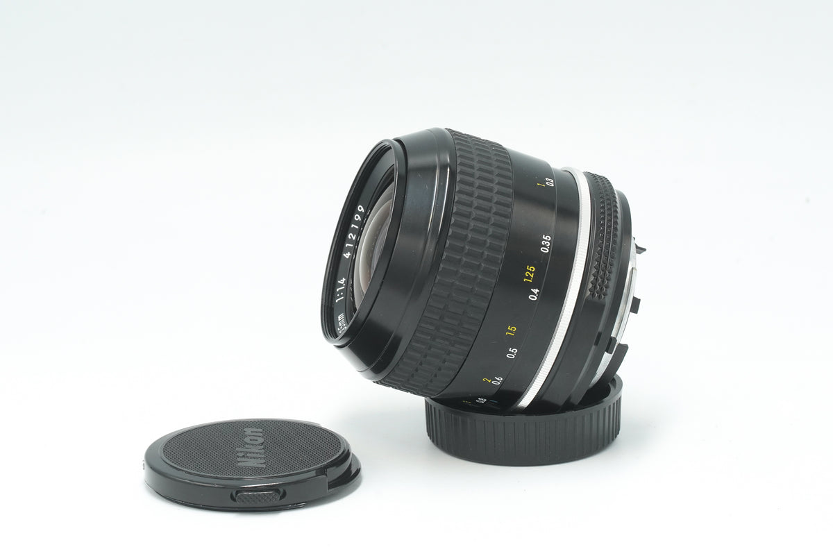Nikon / Nikkor 35mm f1.4 Ai RARE super fast lens