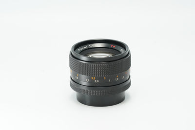 Contax Zeiss Planar 50mm f/1.4 AEJ, side view with focus scale