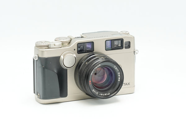 CONTAX G2 silver with 45mm f2 Zeiss lens