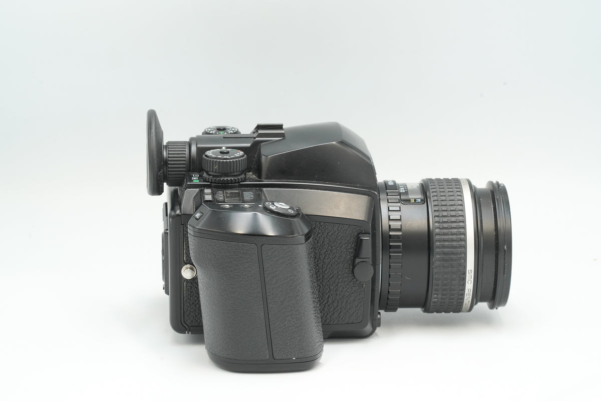 PENTAX 645N, FA45mm f2.8 lens & accessories, mint condition