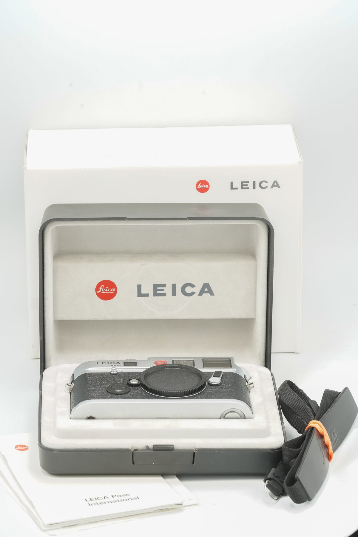 LEICA M6 TTL 0.72 body, silver, amazing condition with box
