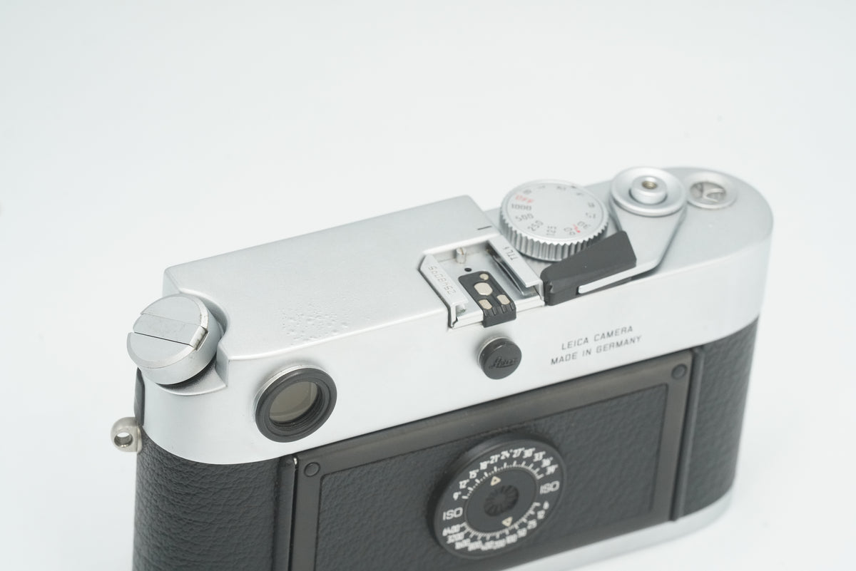 LEICA M6 TTL 0.72 body, silver, amazing condition with box