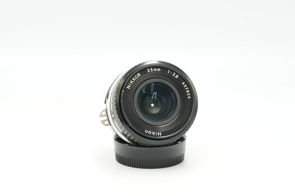 Nikon / Nikkor 35mm f2.8 street photography lens