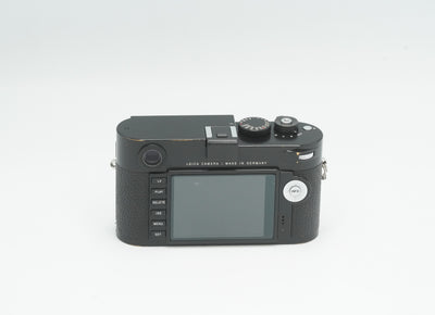 Leica M Typ 240 black, back view with LCD screen
