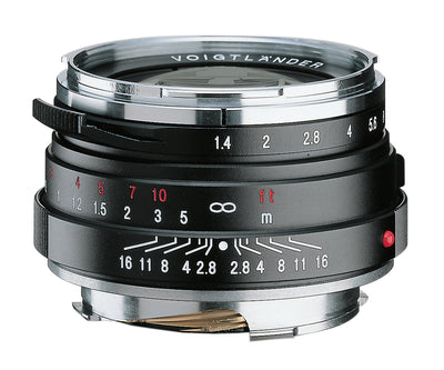 Voigtlander Nokton Classic 40mm f/1.4 MC lens for Leica M mount, black, side view with scales