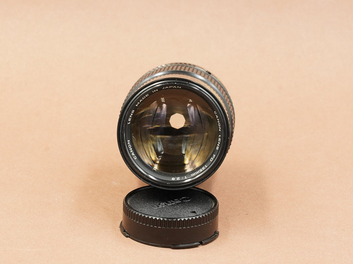 Canon nFD 135mm f/2.8, front view of the lens name ring