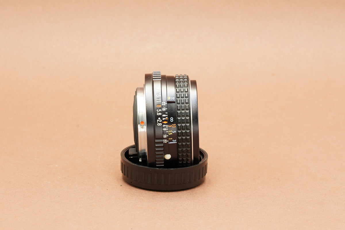 SMC Pentax-M 28mm f/2.8, side profile with aperture ring