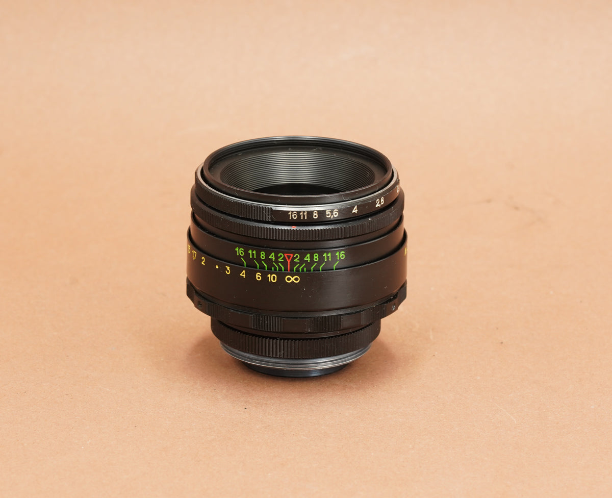 Helios 44-2 58mm f/2 Soviet M42 lens, side view with aperture and focus scales