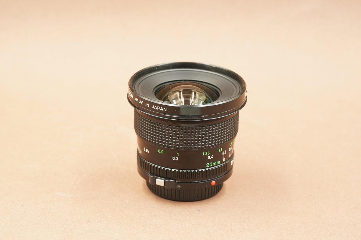 Canon nFD 20mm f/2.8, side view with focus scale