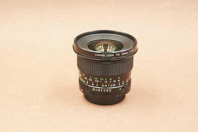 Canon nFD 20mm f/2.8, side view with focus and aperture scales