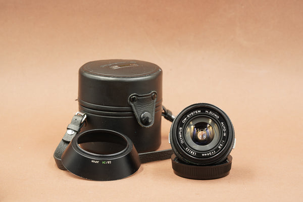 Olympus OM 24mm f2.8 with HOOD and BOX